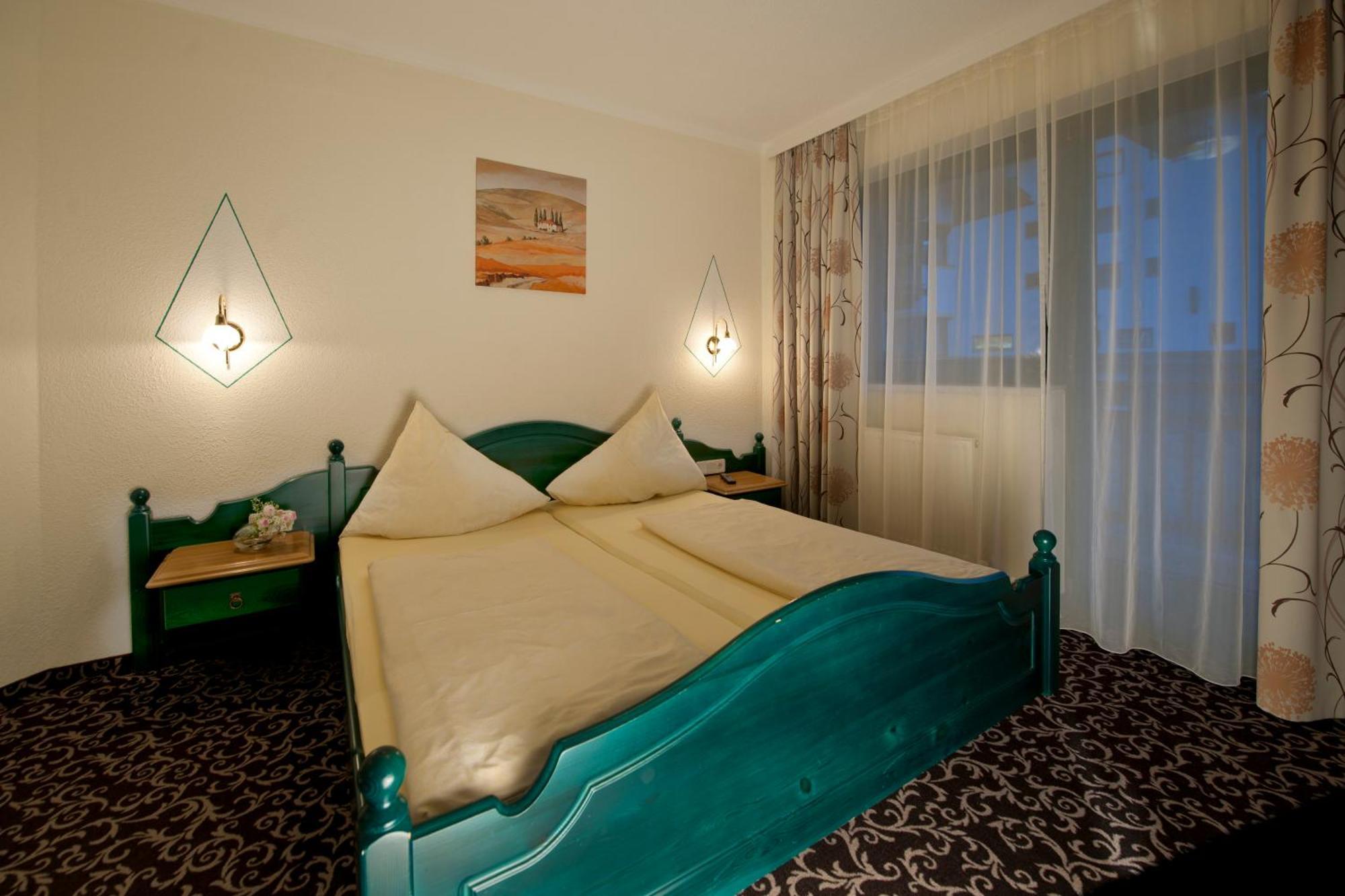 Aparthotel Alp Tiroler Adler 4*
