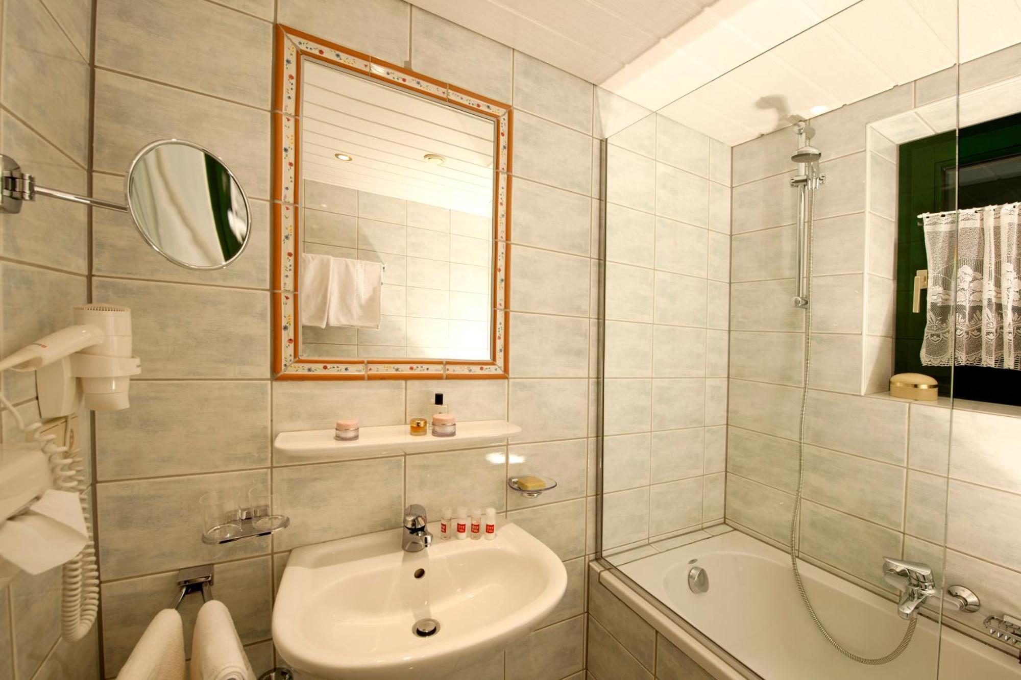 Alp Tiroler Adler Aparthotel
